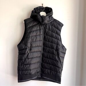 Lululemon Get Up Get DownMen's Black Puffer Vest with Detachable Hood